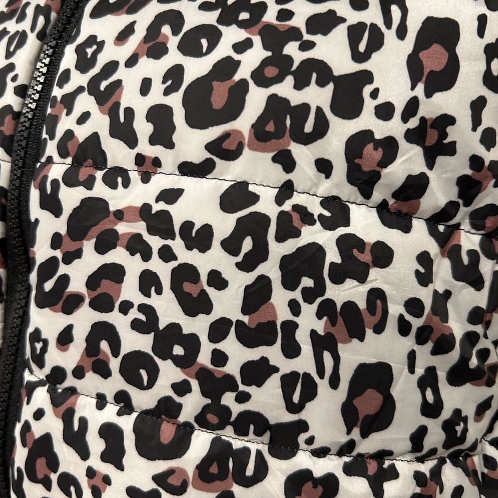 Cheetah print puffer vest large/xl - Picture 2 of 5
